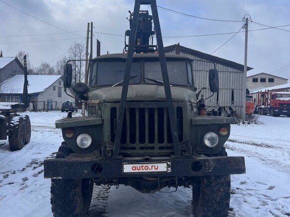 1989 Урал 4320, зелёный, 2500000 рублей