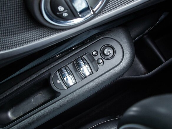 2020 Mini Clubman Cooper II Рестайлинг, зелёный, 2540000 рублей - вид 15