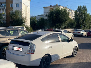2010 Toyota Prius JDM II Рестайлинг (XW20), белый, 770000 рублей, вид 3