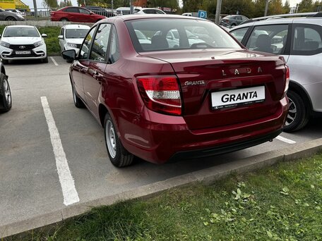 2026 Lada (ВАЗ) Granta I Рестайлинг, красный, 1130000 рублей, вид 4