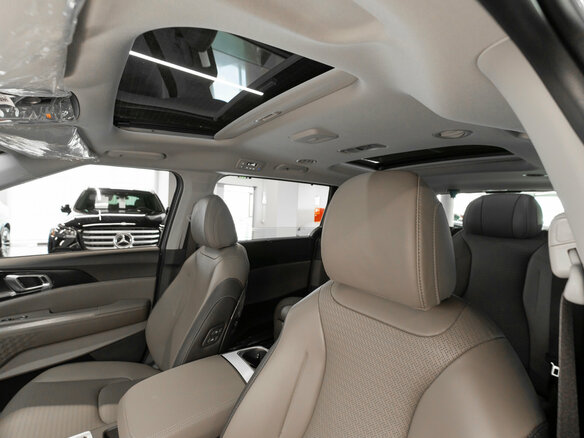 2026 Kia Carnival IV Рестайлинг, серый, 7200000 рублей - вид 9