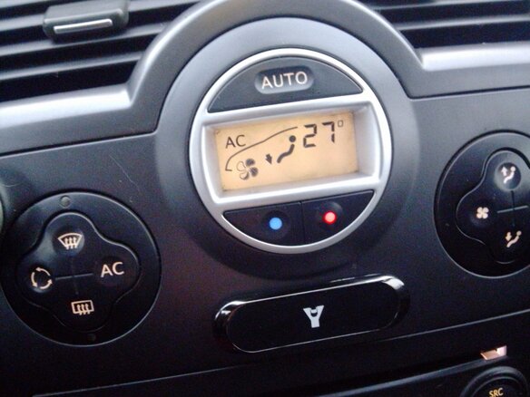 2007 Renault Megane II Рестайлинг, серебристый, 345000 рублей - вид 9