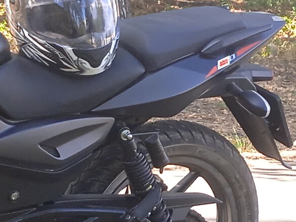 2023 Bajaj Pulsar 180, серый, 220000 рублей - вид 20