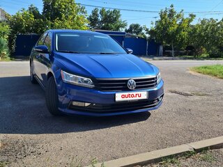 2016 Volkswagen Passat (North America and China) I Рестайлинг, синий, 1900000 рублей, вид 4