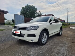2011 Volkswagen Touareg II, белый, 2195000 рублей, вид 1