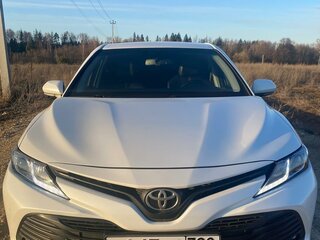 2018 Toyota Camry VIII (XV70), белый, 2300000 рублей, вид 3