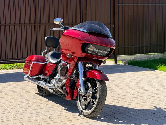2017 Harley-Davidson Road Glide, красный, 1590000 рублей