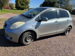 2007 Toyota Vitz II (XP90), серебристый, 500000 рублей, вид 4