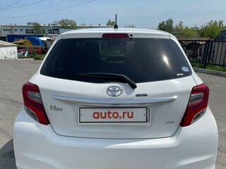 2016 Toyota Vitz III (XP130) Рестайлинг, белый, 1100000 рублей, вид 3