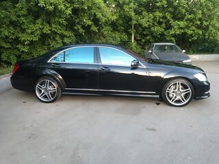 2009 Mercedes-Benz S-Класс 500 Long V (W221) Рестайлинг, чёрный, 3499999 рублей, вид 3