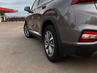 2019 Hyundai Santa Fe IV, серебристый, 2700000 рублей, вид 4