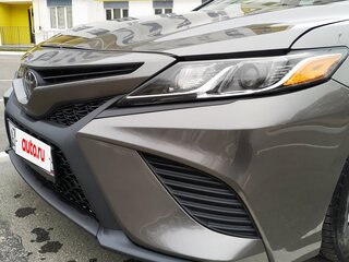 2018 Toyota Camry US Market VIII (XV70), серый, 2350000 рублей, вид 2