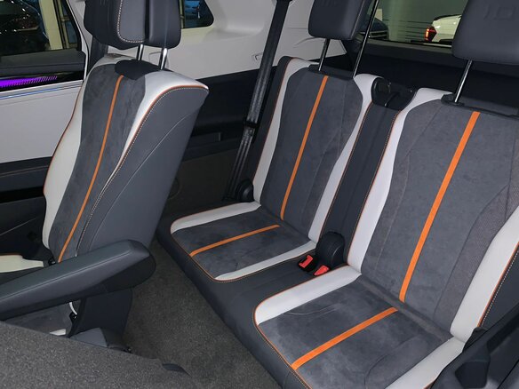 2022 Volkswagen ID.6 Crozz, белый - вид 27