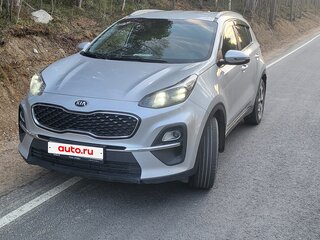 2021 Kia Sportage IV Рестайлинг, серебристый, 2300000 рублей, вид 2