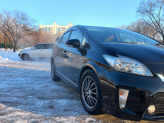 2015 Toyota Prius III Рестайлинг (XW30), чёрный, 1500000 рублей, вид 2