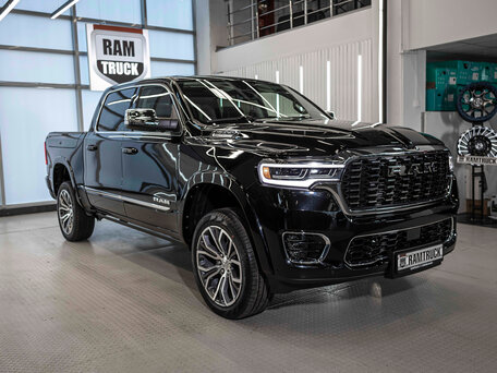 2026 Ram 1500 Crew Cab V Рестайлинг, чёрный, 9990000 рублей, вид 4