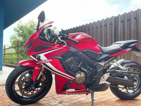2020 Honda CBR 650R, красный, 950000 рублей, вид 1