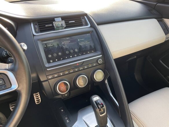 2019 Jaguar E-Pace I, чёрный, 3064164 рублей - вид 11