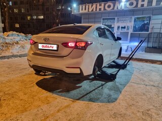 2018 Hyundai Solaris II, белый, 860000 рублей, вид 3
