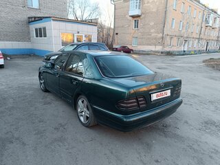 2000 Mercedes-Benz E-Класс 240 II (W210, S210) Рестайлинг, зелёный, 700000 рублей, вид 5
