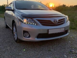 2010 Toyota Corolla X (E140, E150) Рестайлинг, серебристый, 790000 рублей, вид 3