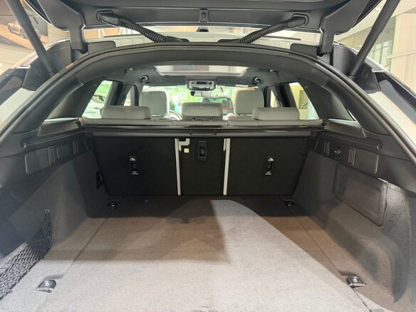 2025 Land Rover Range Rover Velar I Рестайлинг, белый, 8990000 рублей - вид 8
