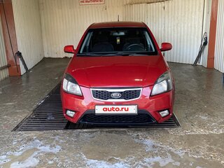 2011 Kia Rio II Рестайлинг, красный, 550000 рублей, вид 1
