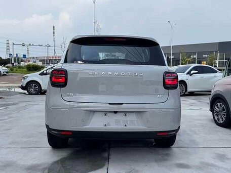 2026 Leapmotor A10 39.8 kWh, серый, 1744000 рублей, вид 4