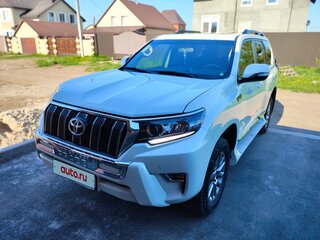 2021 Toyota Land Cruiser Prado 150 Series Рестайлинг 3, белый, 6085000 рублей, вид 2