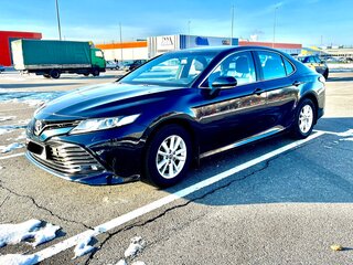 2020 Toyota Camry VIII (XV70), зелёный, 3950000 рублей, вид 1