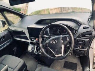 2017 Toyota Voxy III (R80) Рестайлинг, серый, 1799000 рублей, вид 5