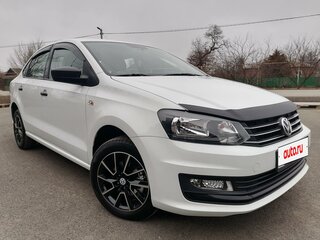 2017 Volkswagen Polo V Рестайлинг, белый, 1385000 рублей, вид 2