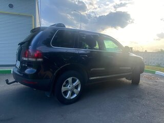 2008 Volkswagen Touareg I Рестайлинг, чёрный, 1800000 рублей, вид 5
