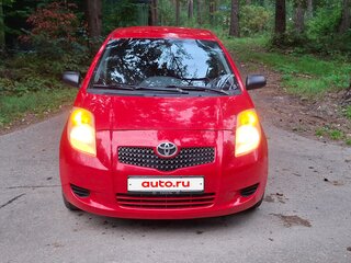 2008 Toyota Yaris II, красный, 400000 рублей, вид 1