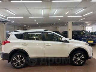 2015 Toyota RAV4 IV (XA40), белый, 2780000 рублей, вид 4