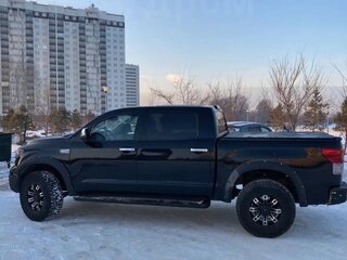 2011 Toyota Tundra CrewMax II, чёрный, 4050000 рублей, вид 3