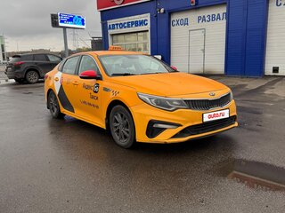 2019 Kia Optima IV Рестайлинг, жёлтый, 850000 рублей, вид 2