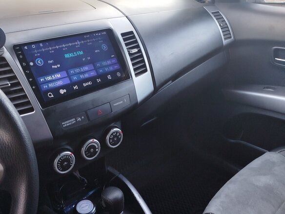 2007 Mitsubishi Outlander II, бежевый, 880000 рублей - вид 7