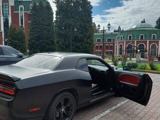 2018 Dodge Challenger III Рестайлинг 2, чёрный, 2700000 рублей, вид 3