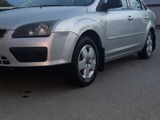 2005 Ford Focus I Рестайлинг, серебристый, 385000 рублей, вид 1