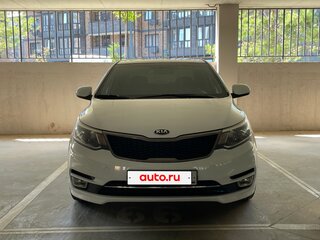 2017 Kia Rio III Рестайлинг, белый, 1079000 рублей, вид 2