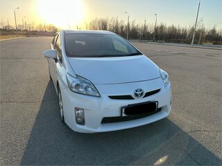 2010 Toyota Prius III (XW30), белый, 1155000 рублей, вид 2