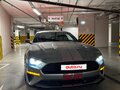 2021 Ford Mustang VI Рестайлинг, серебристый, 3000000 рублей - вид 2
