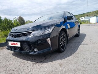 2017 Toyota Camry VII (XV50) Рестайлинг 2, чёрный, 2175000 рублей, вид 2