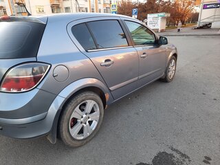 2010 Opel Astra H Рестайлинг, серебристый, 500000 рублей, вид 3