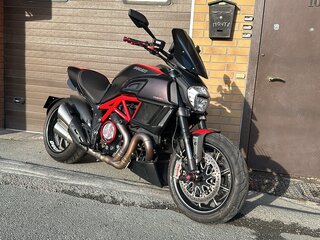 2015 Ducati Diavel Carbon, красный, 1550000 рублей, вид 3