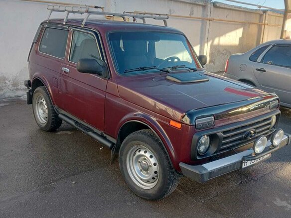 2014 Lada (ВАЗ) 2121 (4x4) I Рестайлинг, пурпурный, 500000 рублей - вид 4