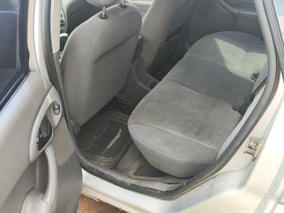 2004 Ford Focus I (North America), серебристый, 169999 рублей - вид 6