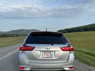 2017 Toyota Corolla Fielder XI (E160, E170, E180) Рестайлинг 1, серебристый, 1600000 рублей, вид 3