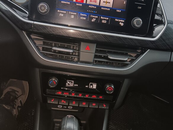 2021 Volkswagen Polo VI, чёрный, 1790000 рублей - вид 8
